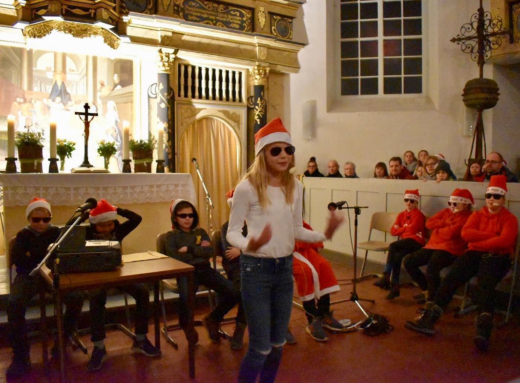Bis auf den letzten Platz war die Neustädter Kreuzkirche am vergangenen Freitag besetzt. Die knapp 400 Zuschauer waren s