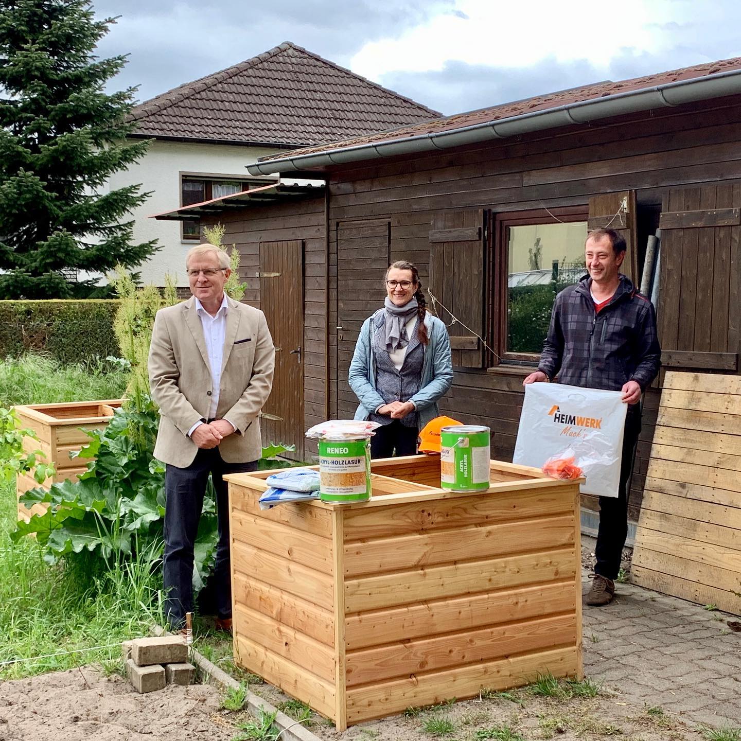 Wir haben drei neue Kooperationspartner!
Der Heimwerk Baumarkt aus Neustadt unterstützt ab jetzt unseren Schulgarten und