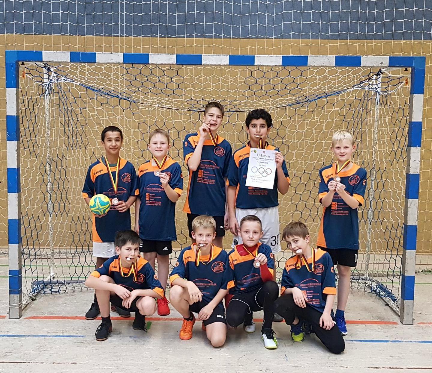 Grundschule holt Bronze! Die Schüler der 5. und 6. Klasse nahmen heute erfolgreich am Handball Wettbewerb @jugendtrainie