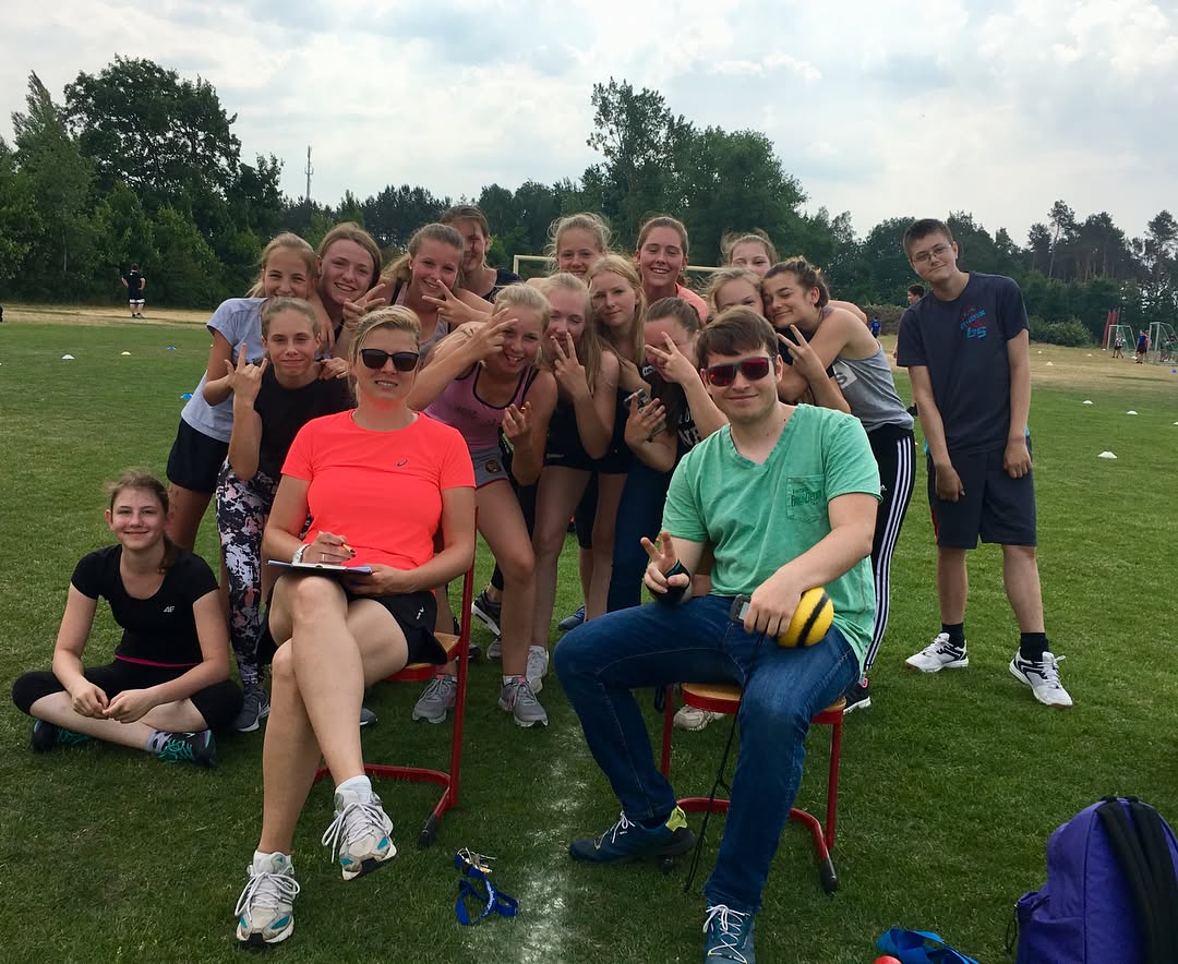 Sportfest!!! #sportfest #sonnelacht #fußball #volleyball #kegeln #hochsprung #frisbee #tischtennis #völkerball #turnen #
