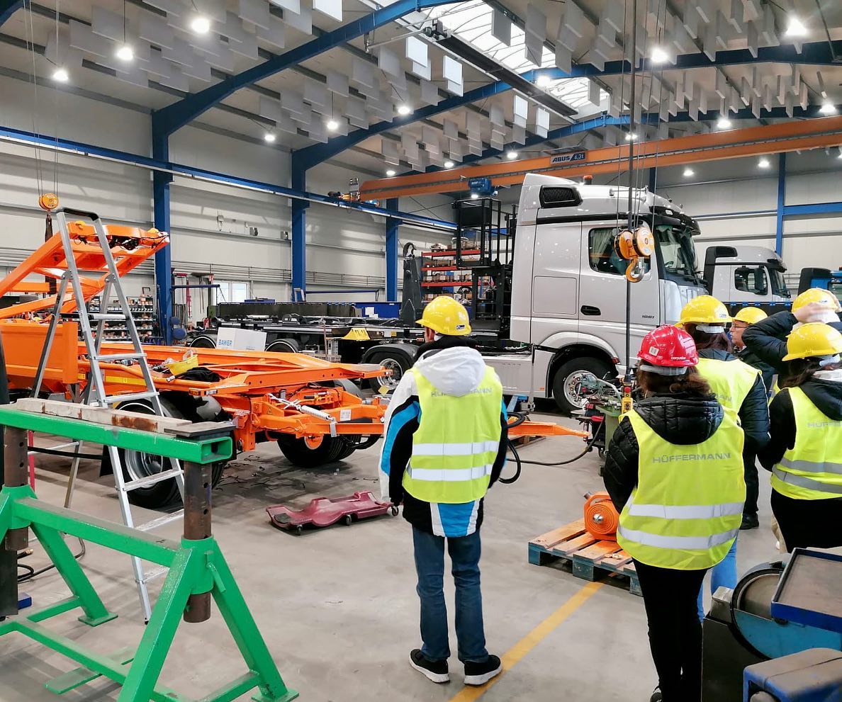 Der WP1-Kurs Metallbearbeitung durfte gestern das Werk des Marktführers für Wechselsystemanhänger im Neustädter Gewerbeg