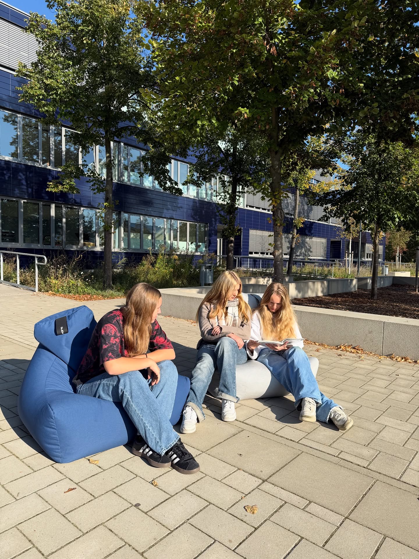✨ Neue Lernräume und bequeme Sitzgelegenheiten für unsere Schüler:innen

Dank der großartigen Unterstützung unseres Förd