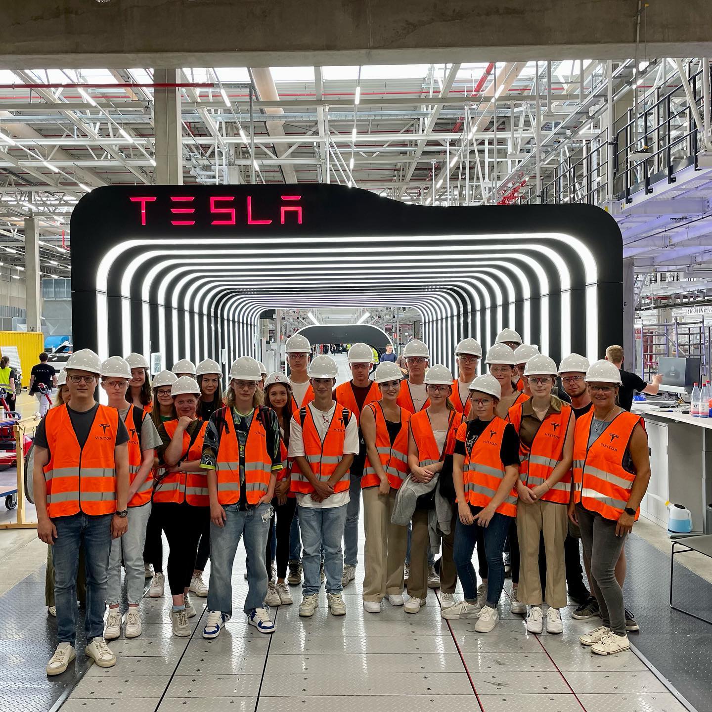 Als erste Schule überhaupt durften wir heute die @teslamotors Gigafactory Berlin-Brandenburg besichtigen. Vielen Dank fü