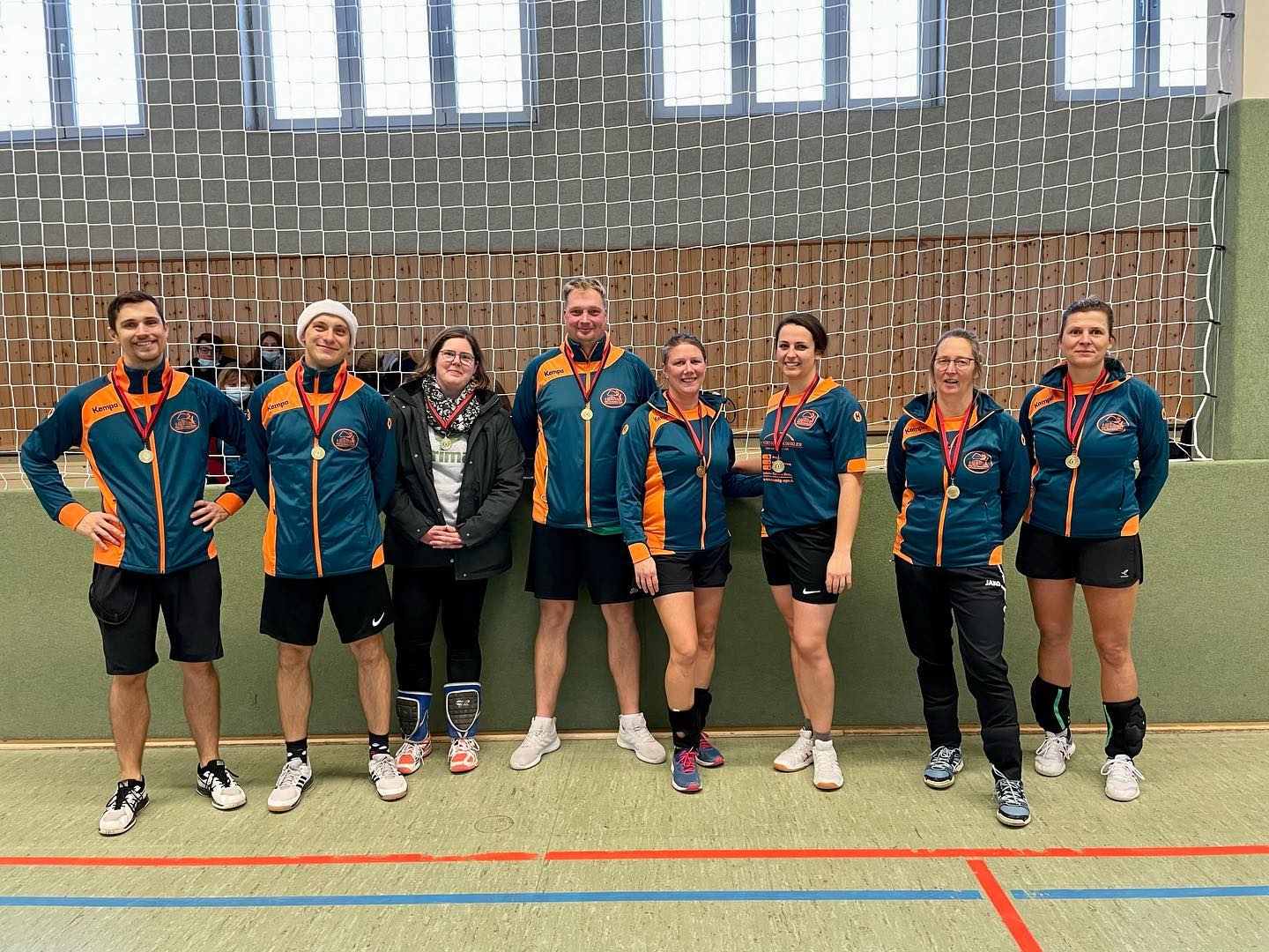 Für viel Vergnügen und ein faires Spiel sorgte heute das traditionelle Weihnachtsvolleyball-Turnier der Klassen 9-13. He