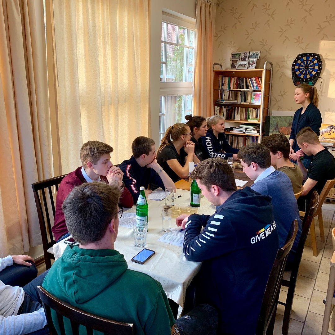 Prinz von Homburgs Debattierclub in Aktion. Heute eine leidenschaftliche Diskussion zum Thema Bildungsföderalismus. #jug
