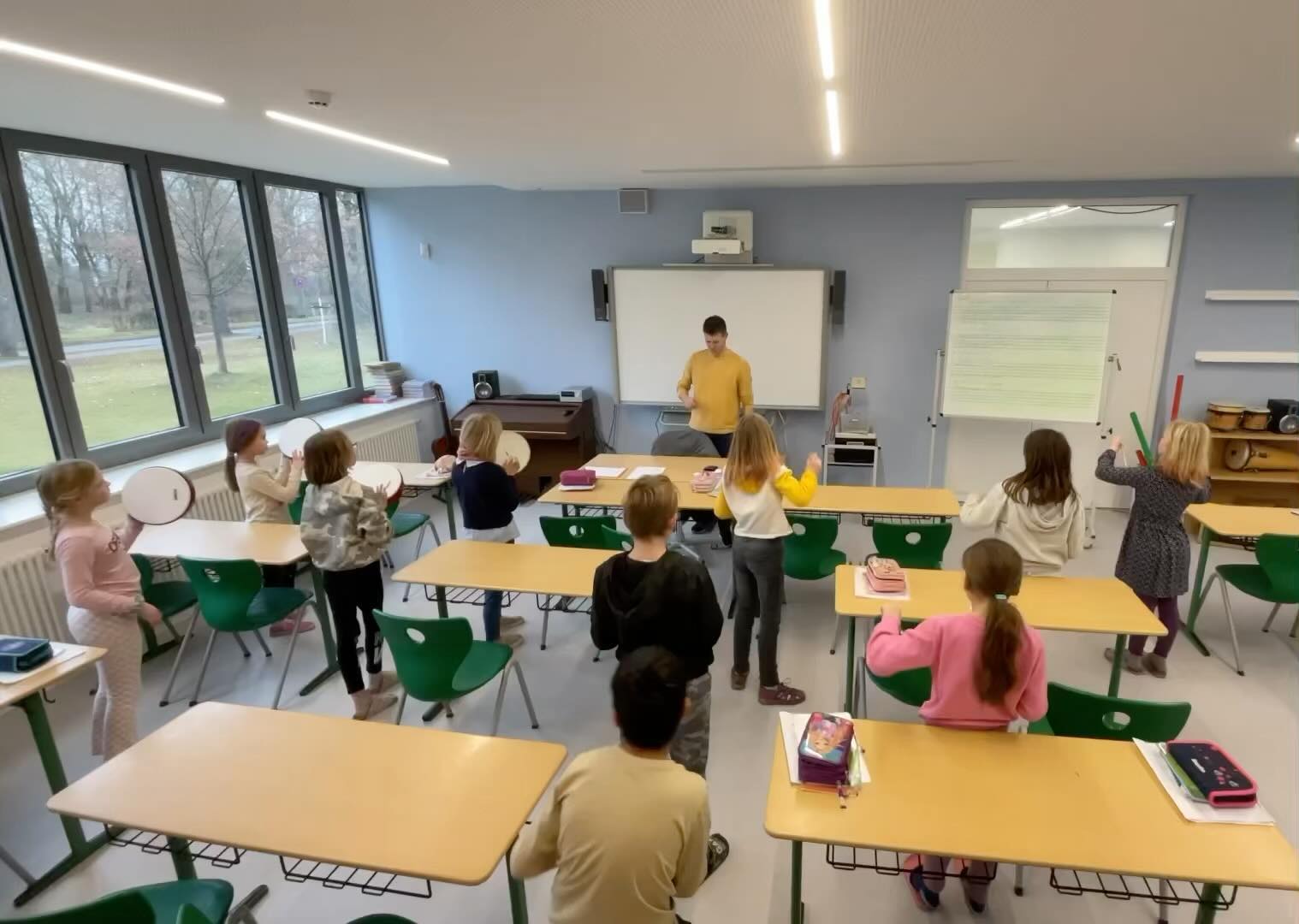 Die Klasse 3a hat im Musikunterricht mit Herrn Lindner den „Tanz der Zuckerfeen“ mit Rhythmusinstrumenten einstudiert🤩 #