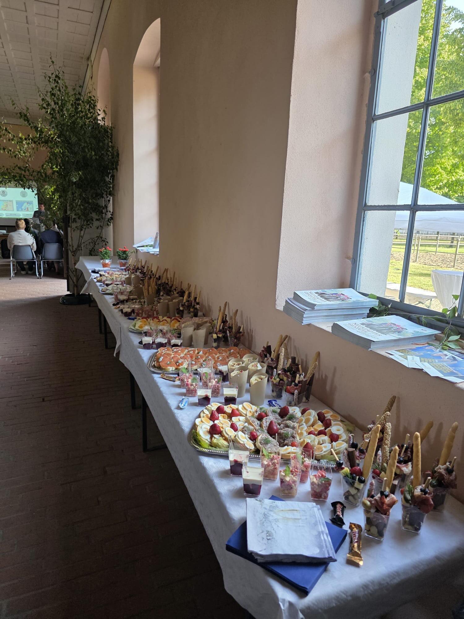 📸 Prinzenschmiede versorgt Rotary-Treffen im Beschälerstall

Beim heutigen Rotary-Treffen im Beschälerstall sorgte die A